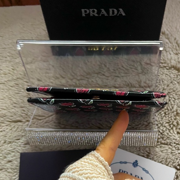 Prada Heart Flower Heart Compact Wallet Limited Edition! - Picture 8 of 14